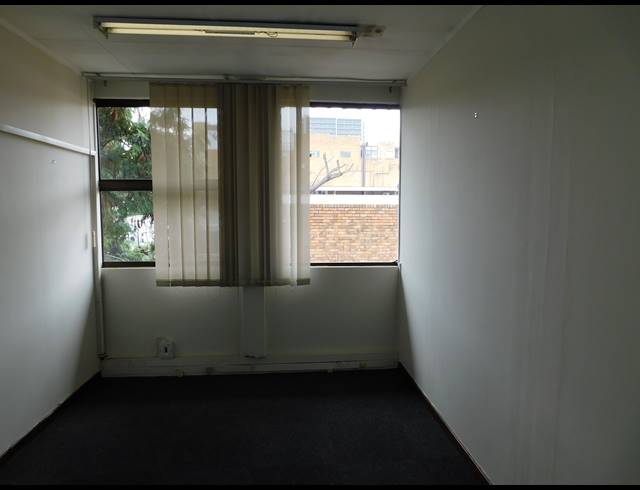248M² OFFICE TO LET IN FERNDALE